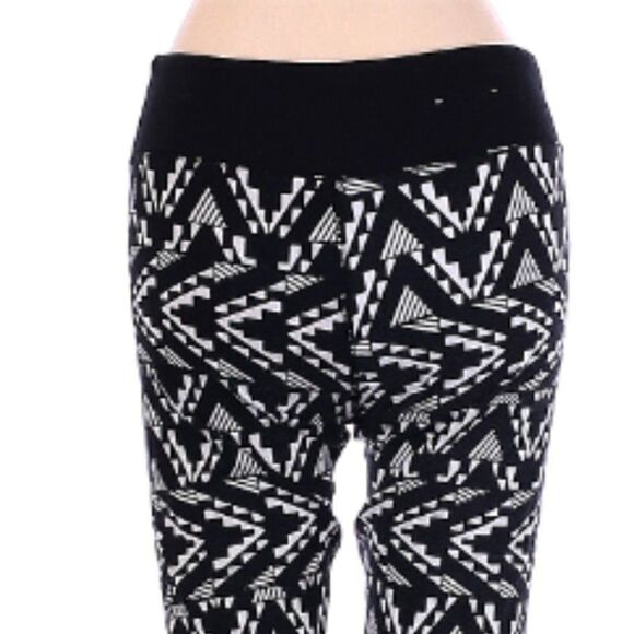 SO- Black and White Skinny Leggings - Picture 3 of 3